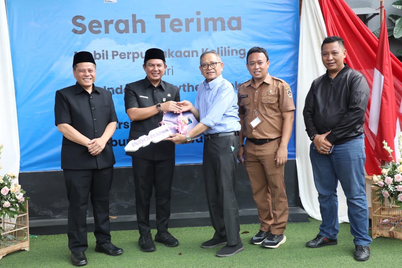 Mobil Perpustakaan Keliling untuk Warga Purwakarta