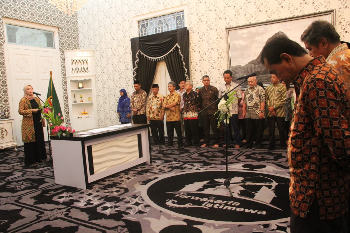 Bupati Anne Lantik Pejabat Eselon II dan Pejabat Fungsional