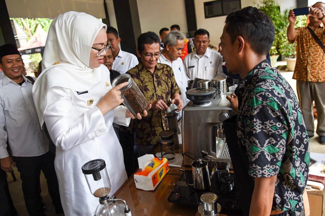 Bupati Purwakarta Siapkan 36 Ton Beras Kualitas Premium Untuk Masyarakat Kurang Mampu