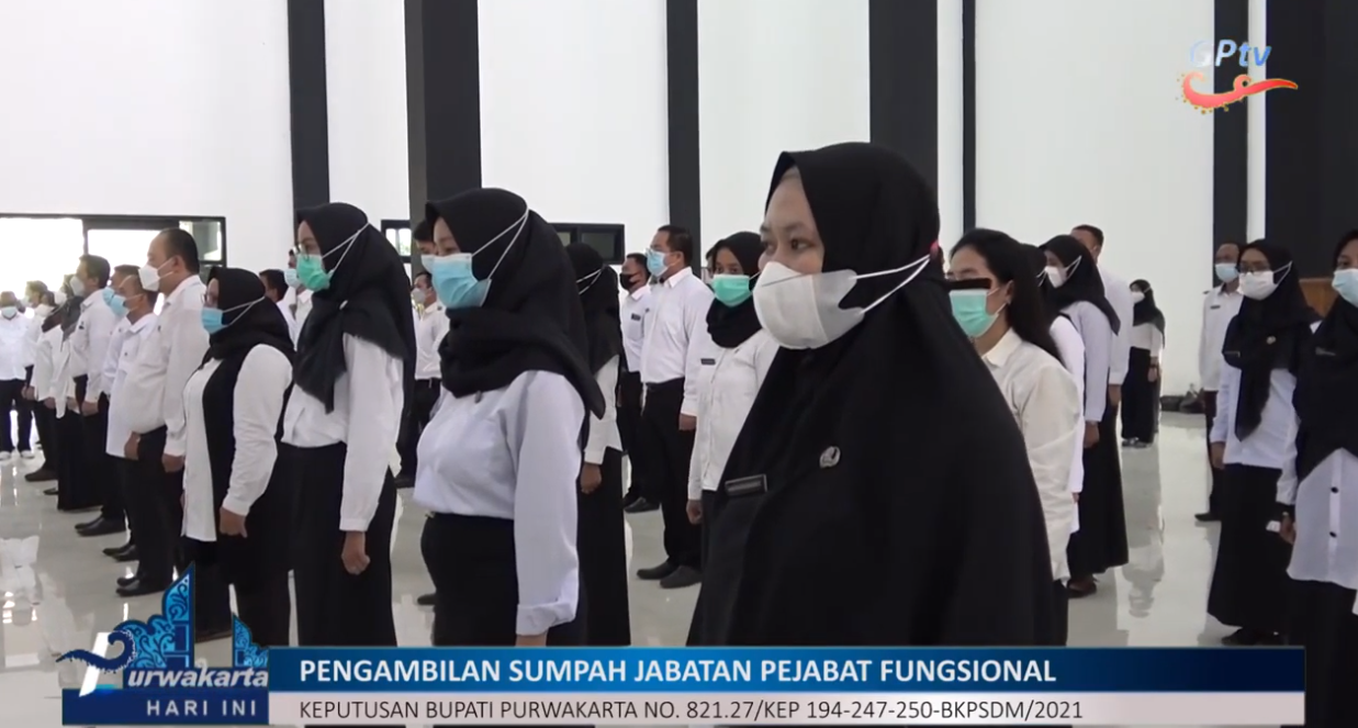 167 PEJABAT FUNGSIONAL KABUPATEN PURWAKARTA DIAMBIL SUMPAH JABATAN