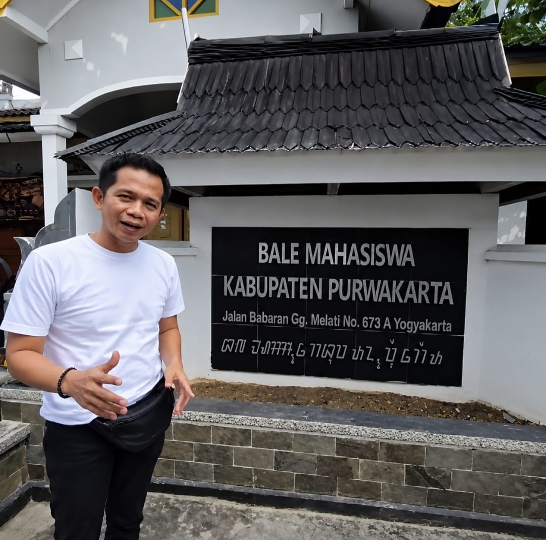 Dampingi KDM ke Yogyakarta, Bupati Purwakarta Saepul Bahri Binzein Perbaiki Gerbang Asrama Mahasiswa