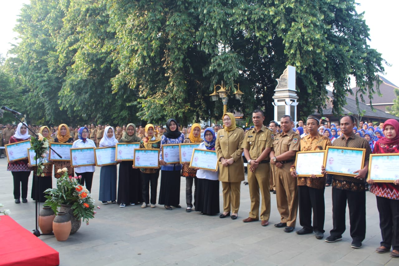 Bupati Purwakarta Gratiskan Pelayanan KB di Hari Keluarga Nasional