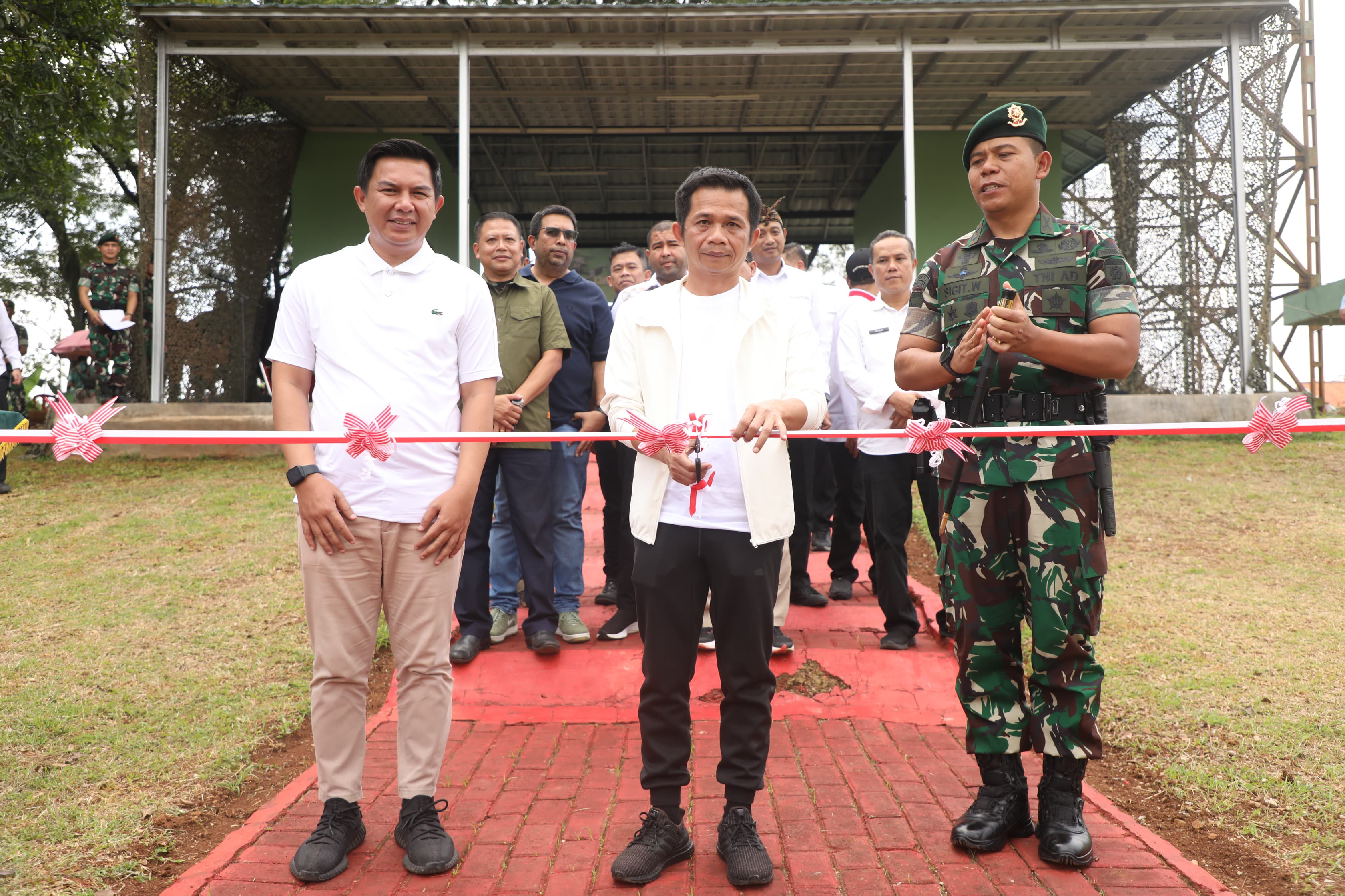 Bupati Purwakarta Resmikan Lapangan Tembak Pistol Yonarmed 9/Pasopati
