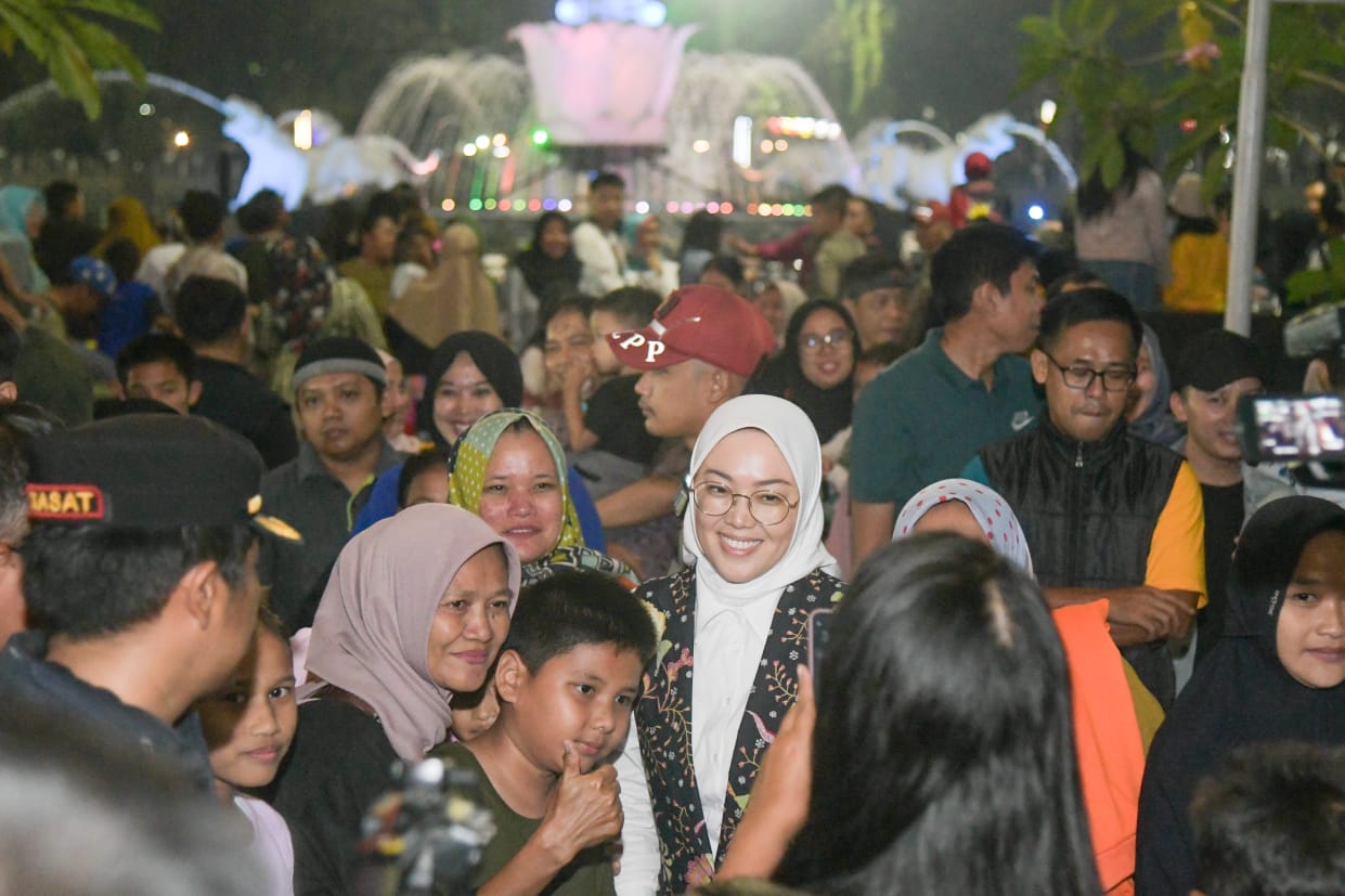 Milyaran Rupiah Diraup Para Pelaku UMKM Selama Pertunjukan Air Mancur Menari di Purwakarta