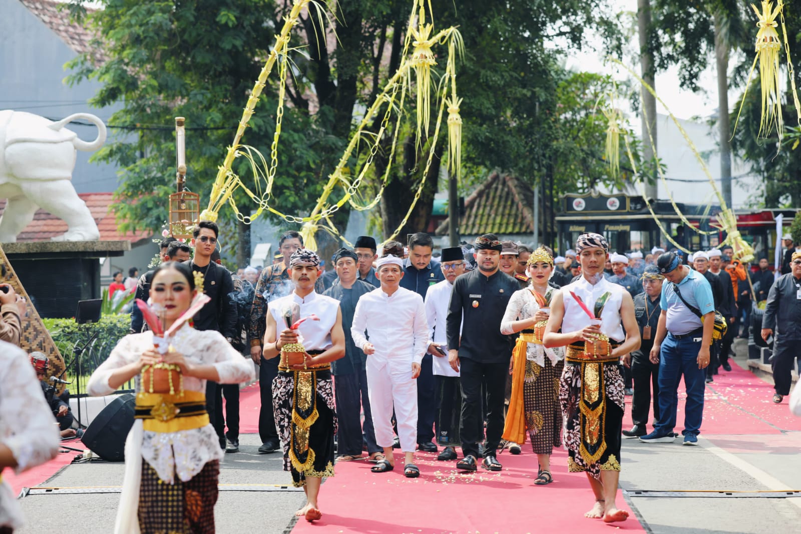 Mitembeyan dan Muru Indung Cai: Merayakan Sejarah dan Melestarikan Alam