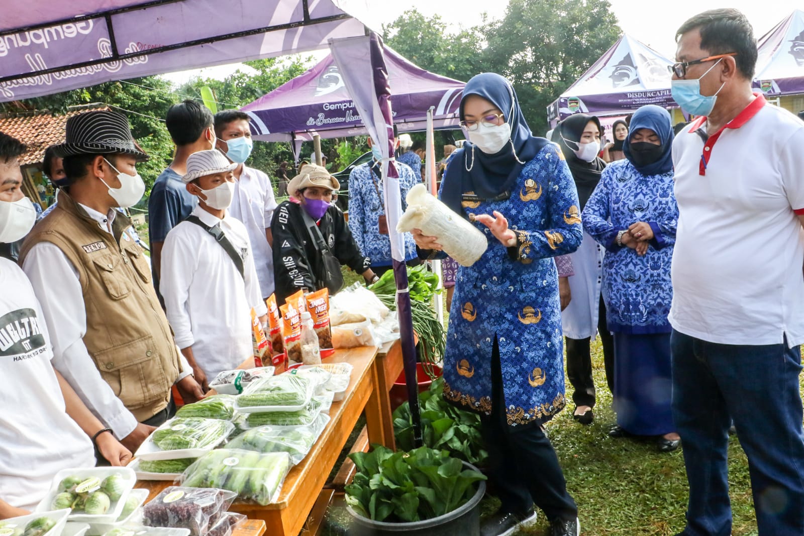 OPM, Pemkab Purwakarta Sebar Ribuan Paket Sembako Bersubsidi