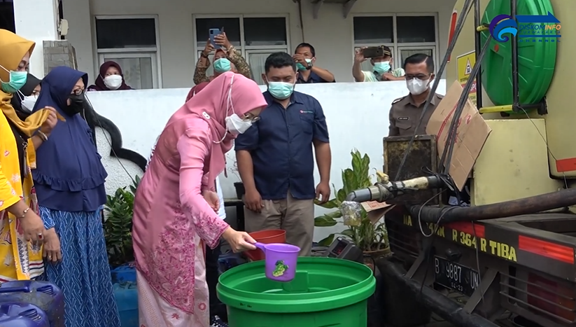 PENYALURAN MINYAK GORENG CURAH BERSUBSIDI DI PASAR CITEKO