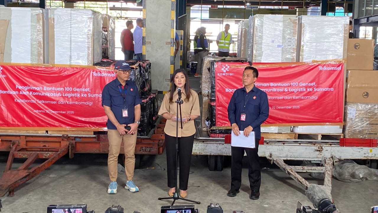 Pemerintah Kirim Genset dan Ponsel Pintar ke Wilayah Banjir Sumatra