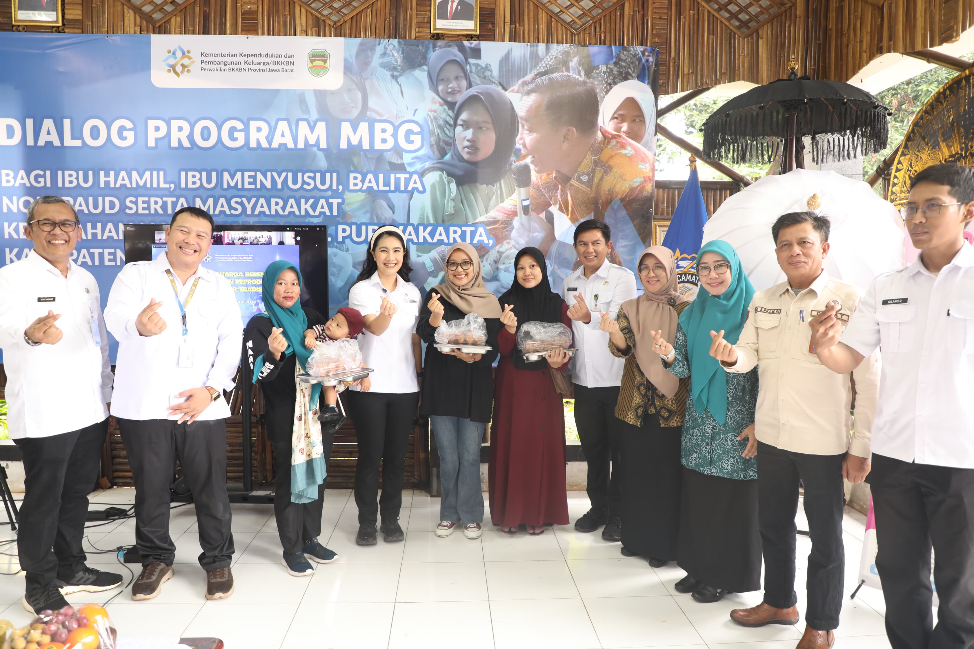 Kunker di Purwakarta, Wamendukbangga Pastikan Program Prioritas Pemerintah Pusat Berjalan dengan Baik