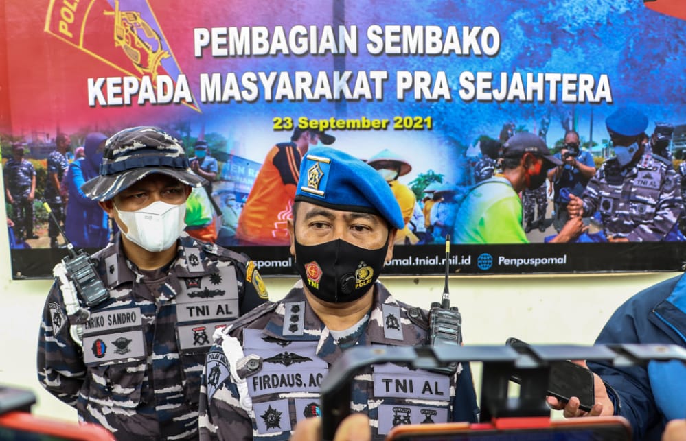 Sasar Warga Sekitar Waduk Jatiluhur, Puspomal Gelar Vaksinasi dan Sebar Bantuan Sembako