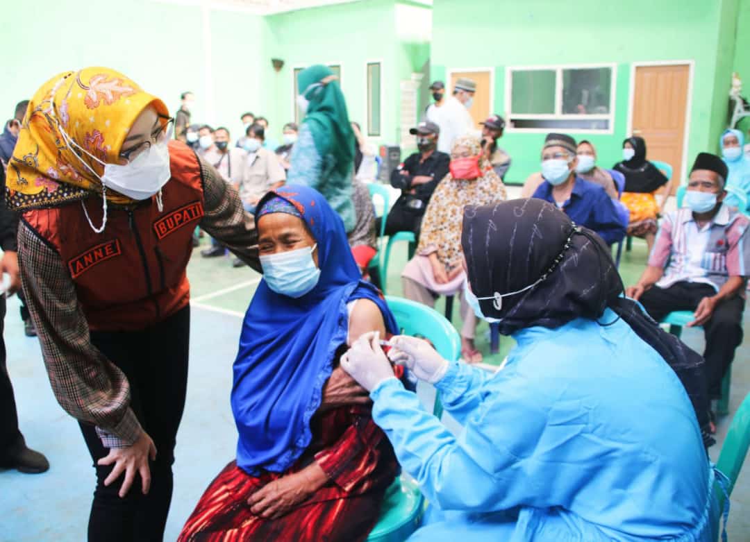 Vaksinasi untuk Herd Immunity dan Pemulihan Ekonomi