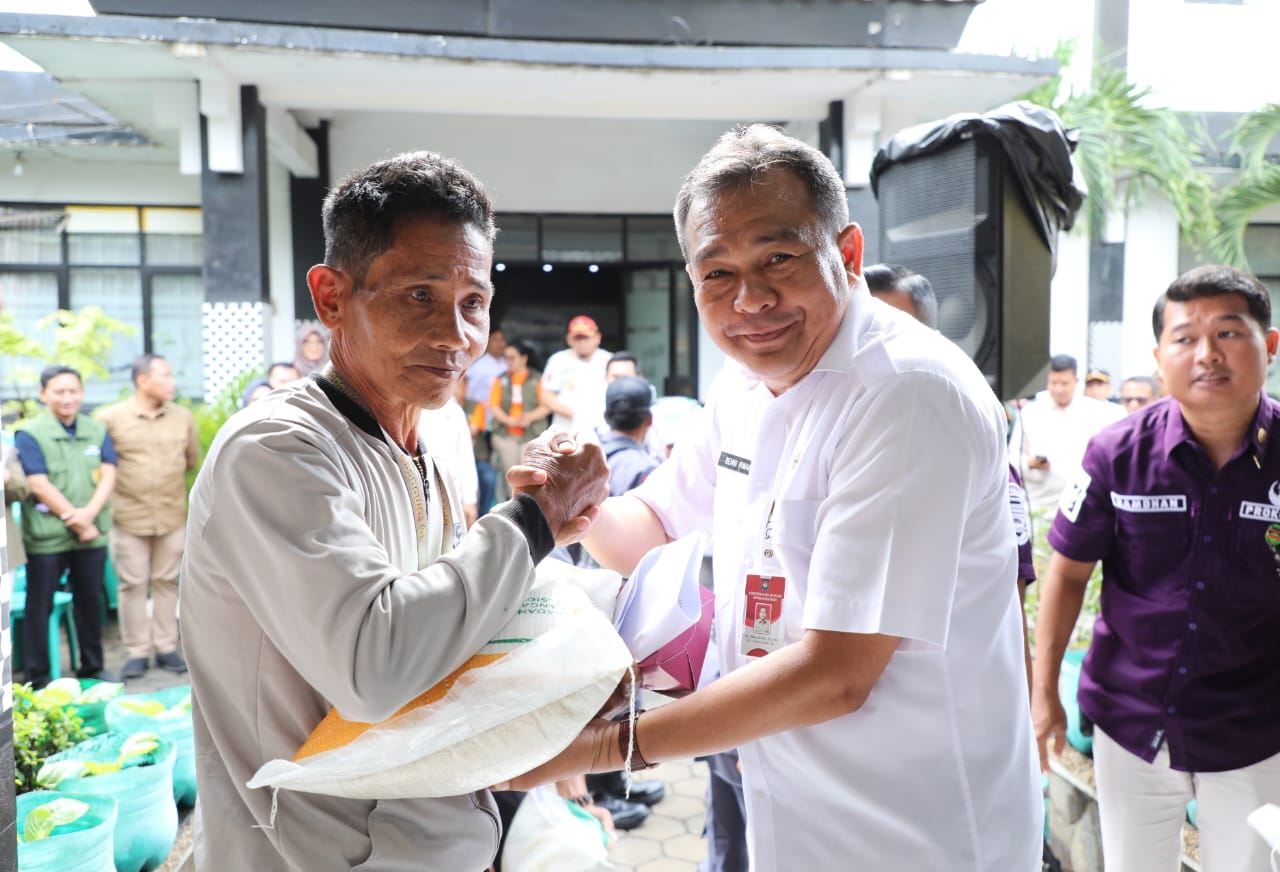 Penjabat Bupati Purwakarta Launching Penyaluran Bantuan Pangan Tahun 2024