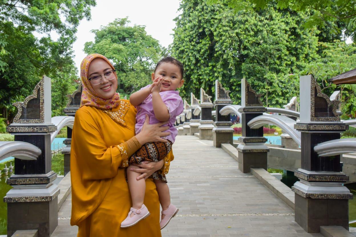 Sibuk Aktivitas, Bupati Purwakarta Tetap Miliki Waktu untuk Asuh Anak