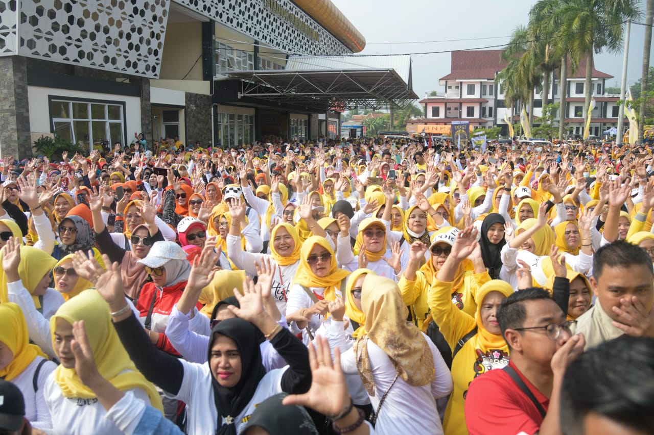 Ribuan Atlet Padati Stadion Purnawarman, Menpora Buka Jambore KORMI Purwakarta