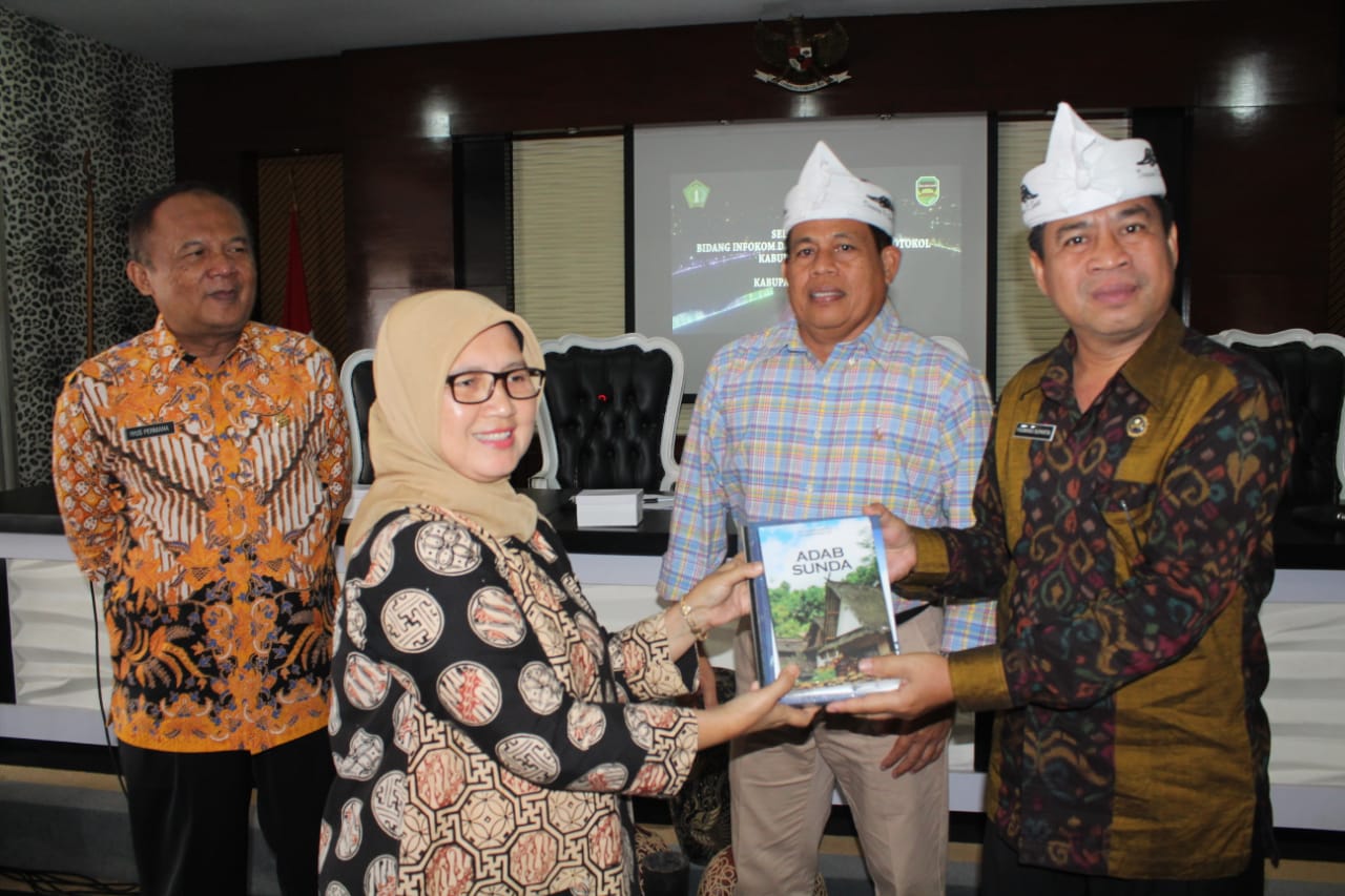 Dianggap Berhasil Promosikan Pariwisata, Pemkab Jembrana Bali Kunjungi Purwakarta