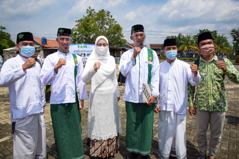 Budaya Sarungan Dalam Peringatan HSN di Purwakarta