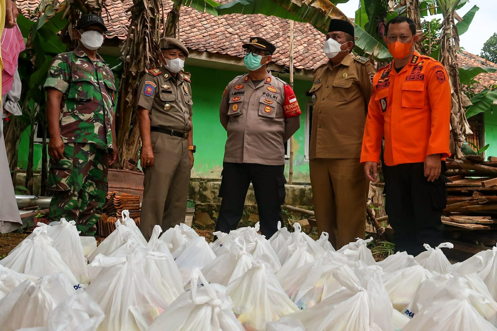 Pemkab Purwakarta Mulai Distribusikan Bantuan Sembako dari CSR