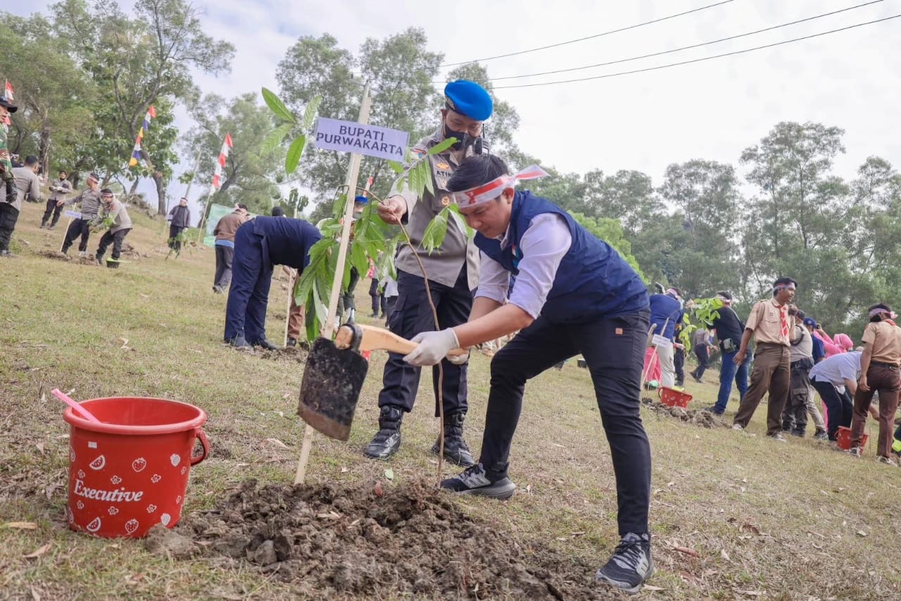 Penanaman Pohon Serentak bersama Kapolri