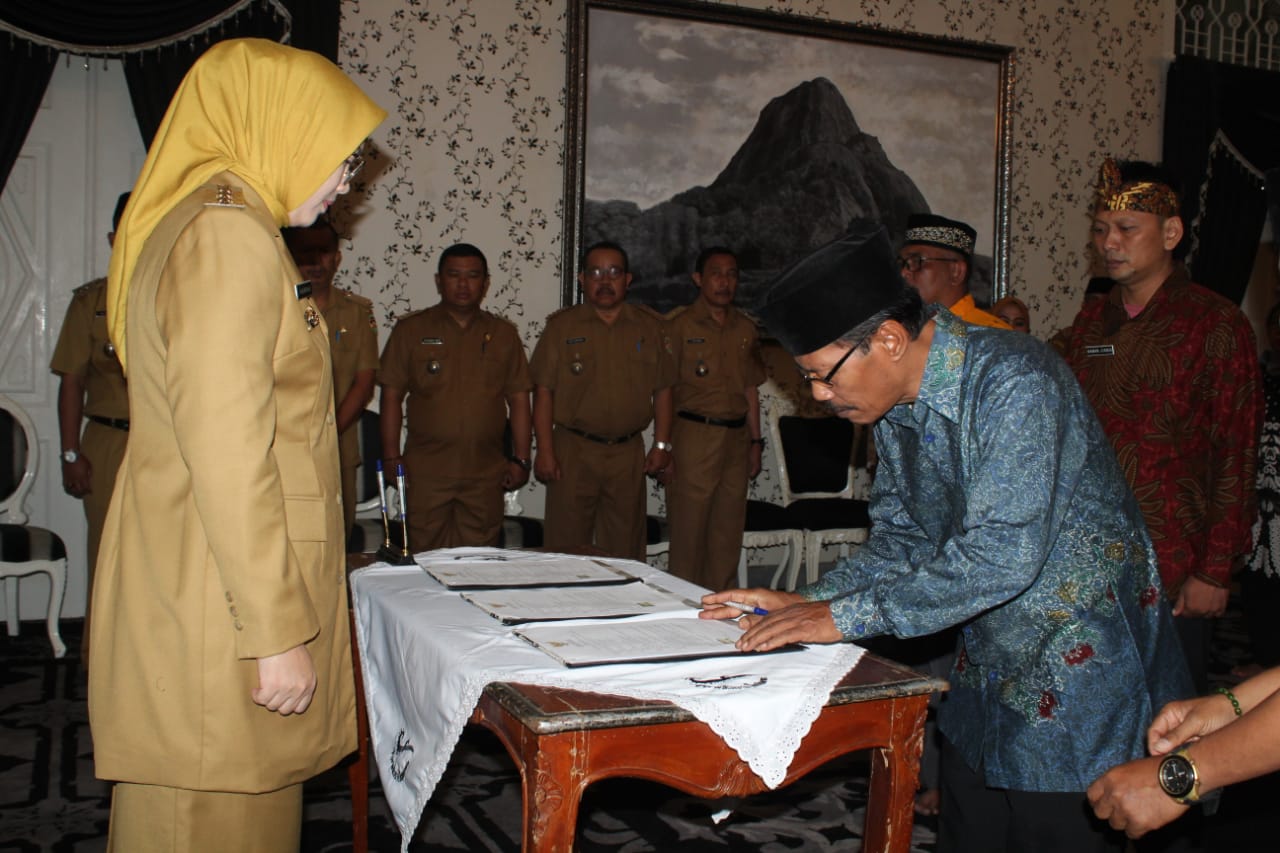 Bupati Anne Lantik 3 PAW Kepala Desa Di Bale Nagri