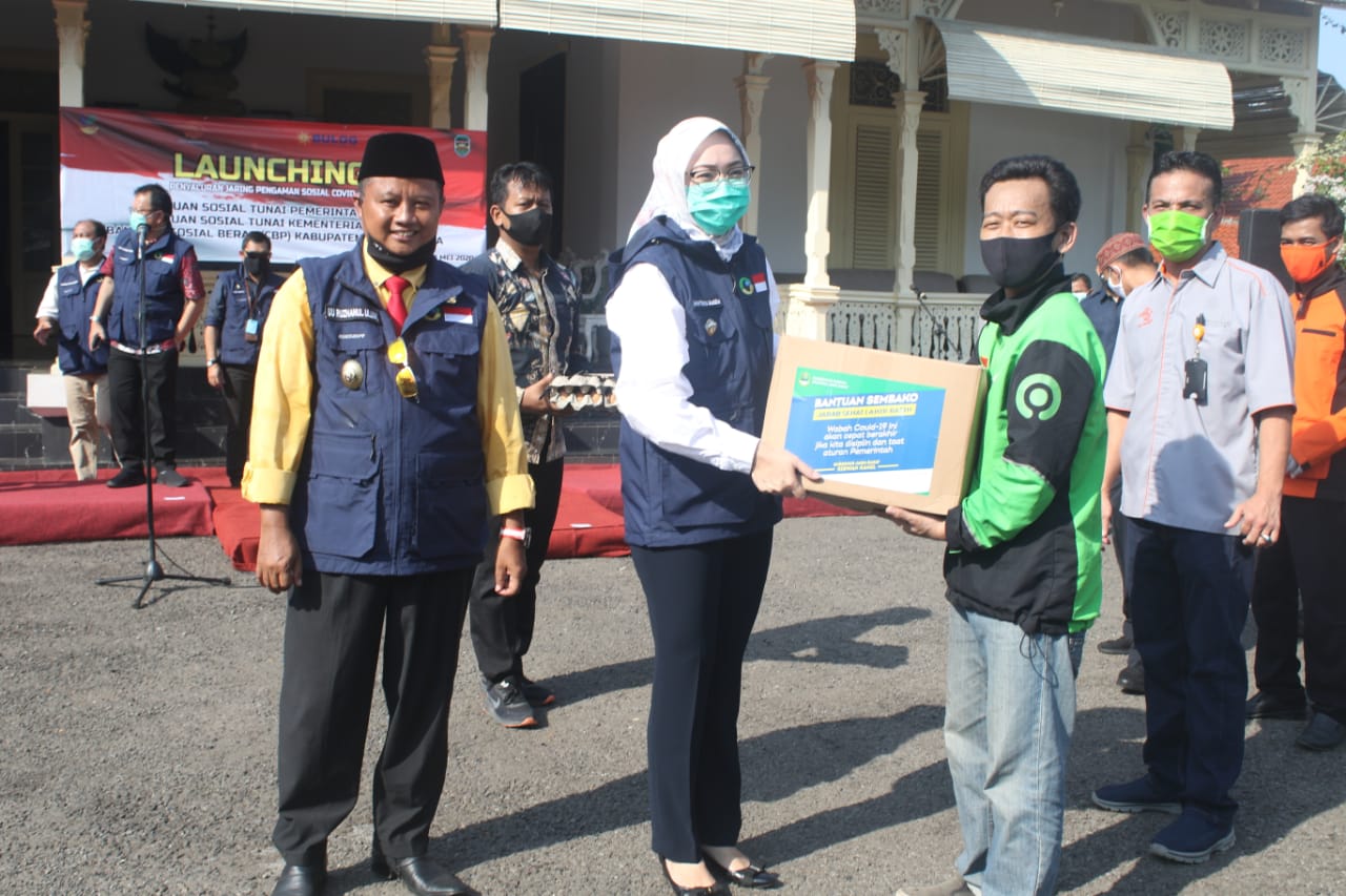 Wagub Jabar Launching Bansos Dampak Covid-19 Untuk Purwakarta
