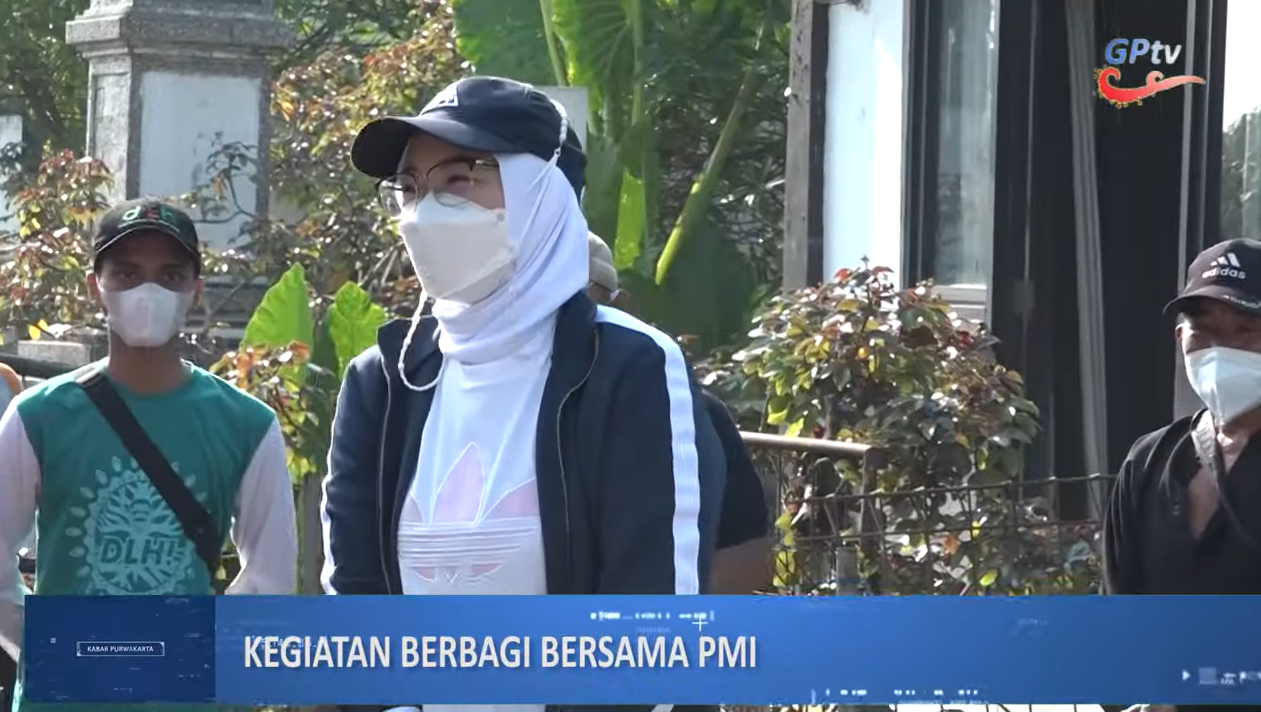 BERSAMA PMI AMBU BAGIKAN PAKET SEMBAKO DAN HYGINE KIT UNTUK MASYARAKAT DILINGKUNGAN TPA CIKOLOTOK.