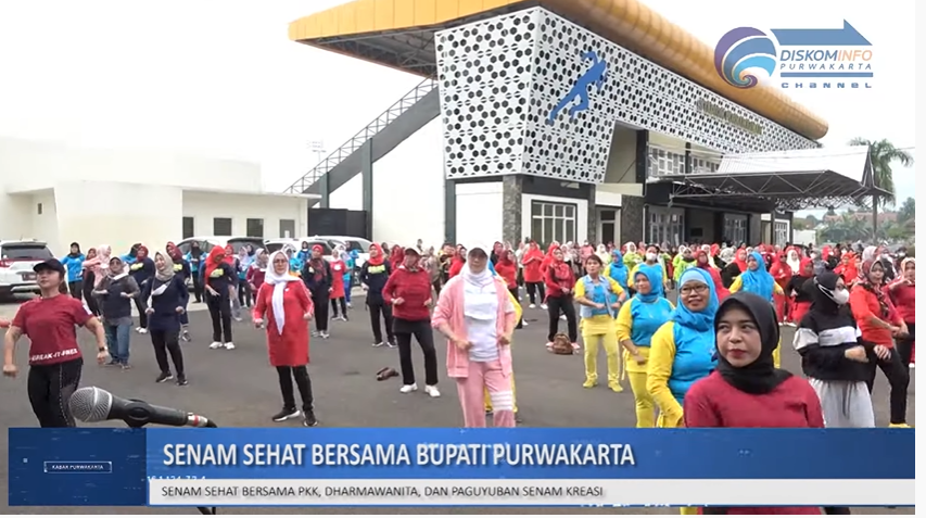 DITENGAH KESIBUKAN NYA SEBAGAI BUPATI PURWAKARTA, AMBU ANNE SEMPATKAN BEROLAHRAGA