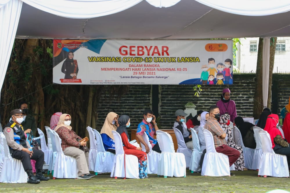 Pemkab Purwakarta Gelar Gebyar Vaksinasi Covid-19 untuk Lansia di 20 Puskesmas
