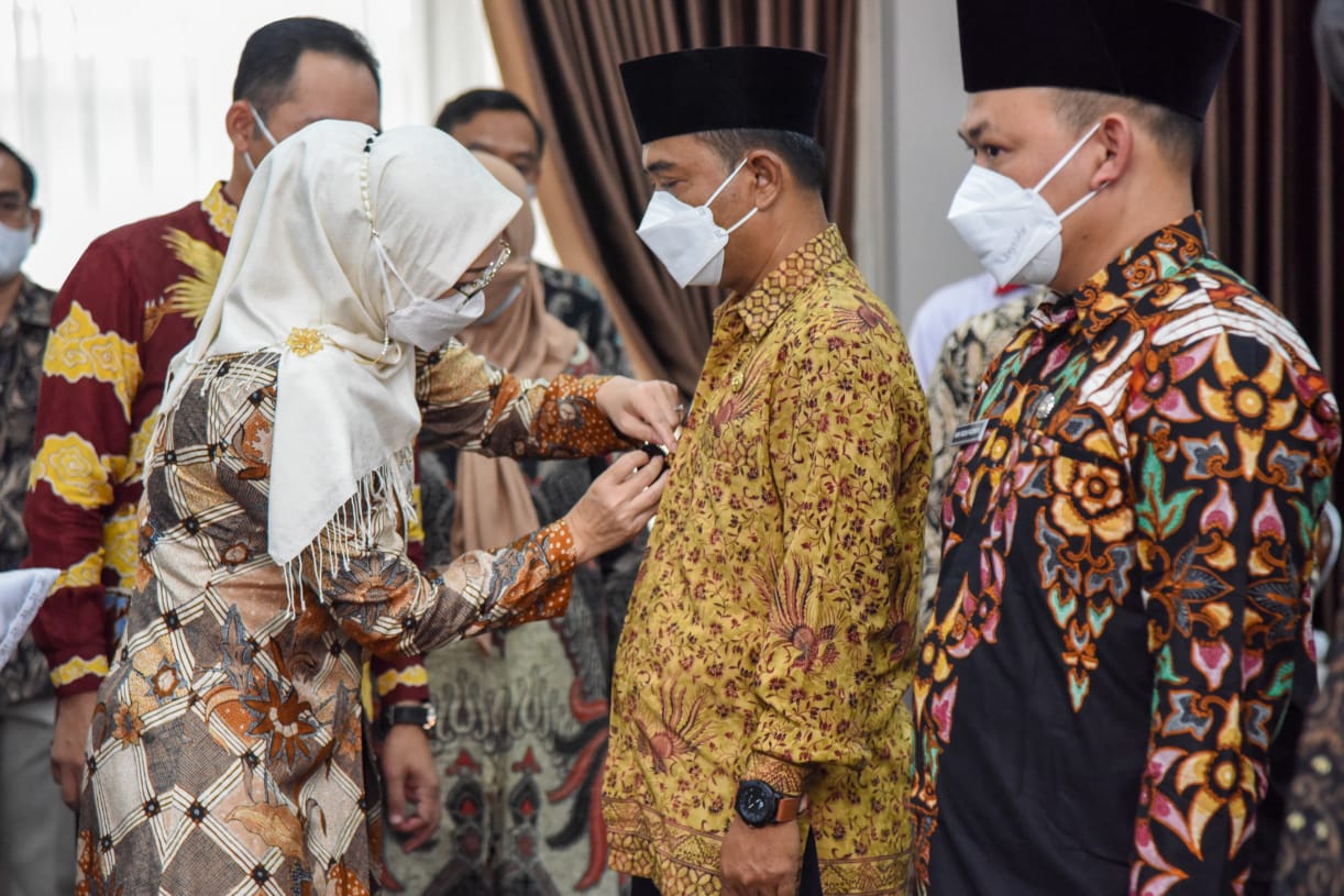 Pilkades Serentak Ditunda, Bupati Purwakarta Lantik 92 Penjabat Kades