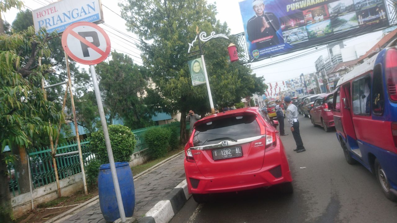 Dishub Purwakarta Berlakukan Cabut Pentil Bagi Kendaraan Yang Parkir Sembarangan