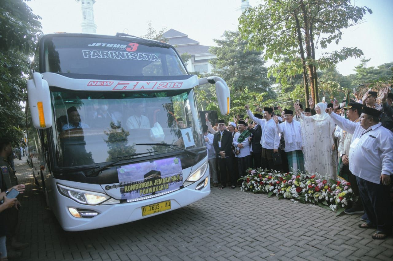 Bupati Anne Lepas Ratusan Jemaah Haji, Ratusan Mobil Dinas Kembali Dikerahkan Layani Mereka