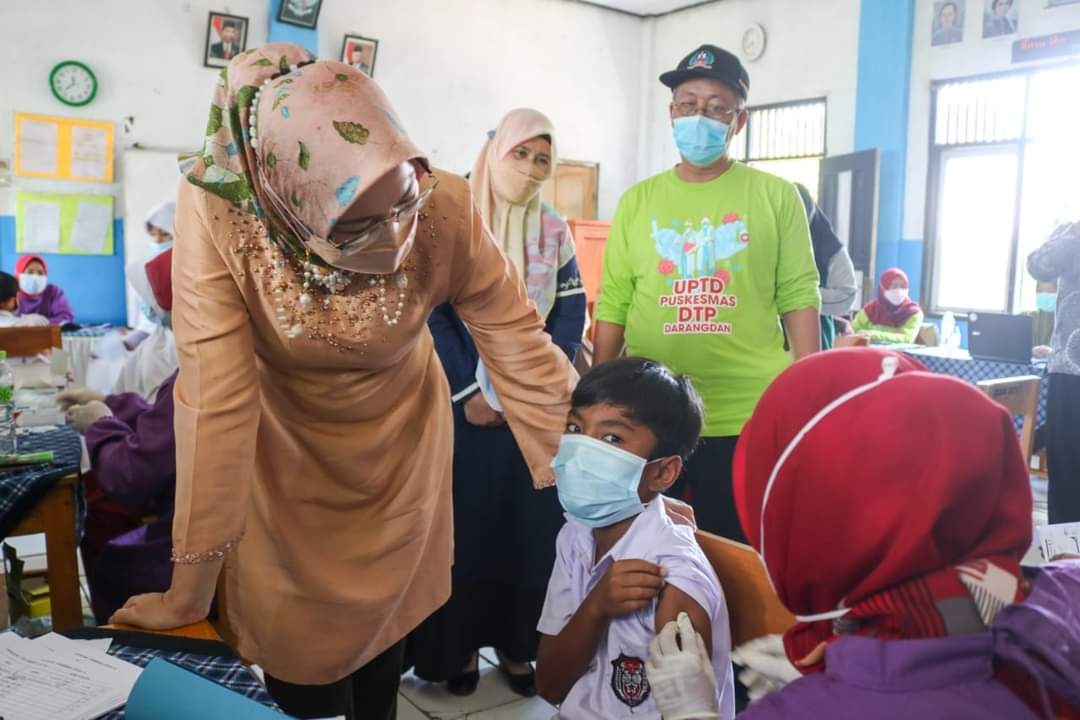 Monitor Vaksinasi Anak, Ambu Anne Blusukan ke Sekolah-sekolah