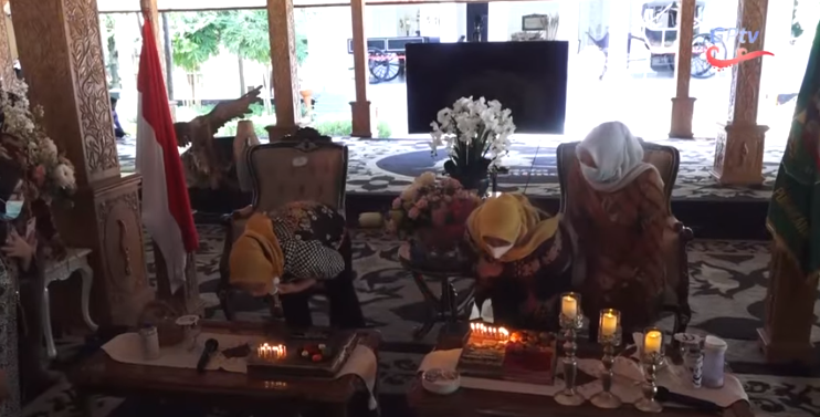 Selamat Ulang Tahun Ambu Anne Ratna Mustika