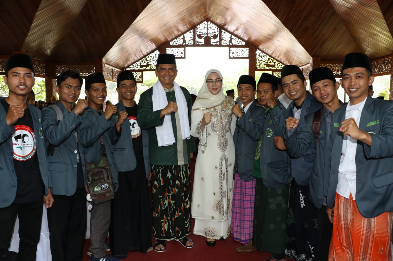 Hari Santri Nasional 2019 : Sarungan Ciri Khas Islam Nusantara