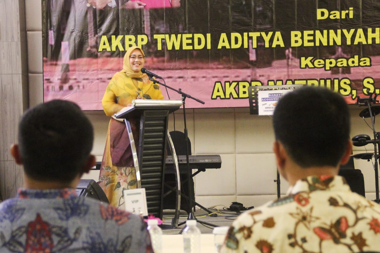 Kenal Pamit Kapolres Purwakarta, Ini Kata Anne