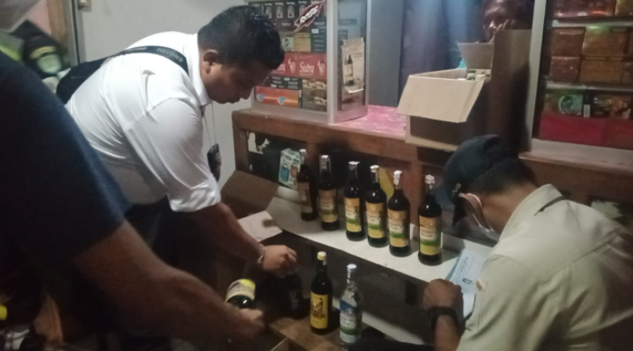 Operasi Pekat Jelang Nataru, Satpol PP Amankan Ratusan Botol Miras