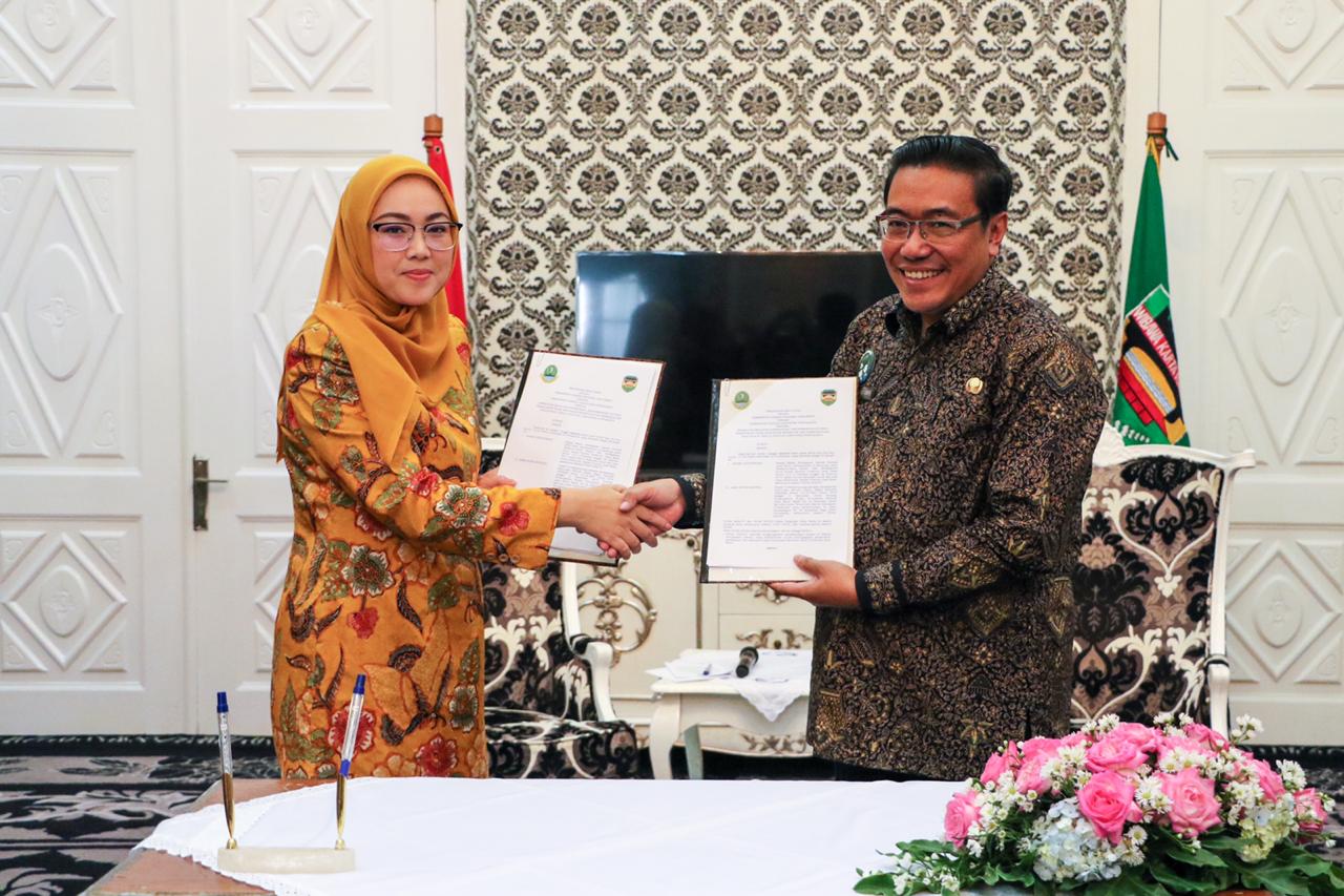 Bupati Purwakarta Tanda Tangani Perjanjian dengan Bapenda Jawa Barat Perihal Pajak Kendaraan Bermoto