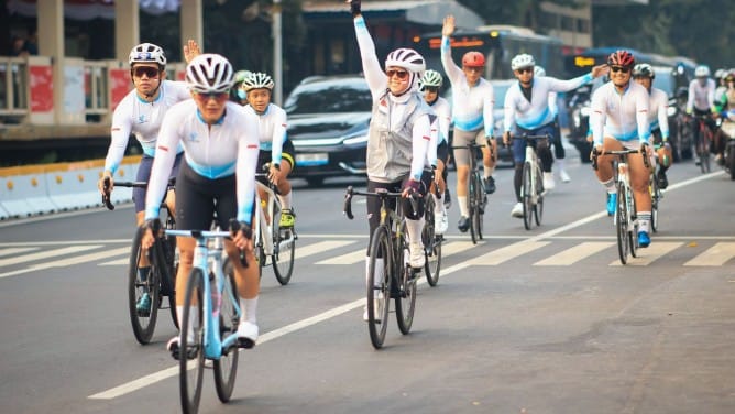 Kayuh Semangat Kemerdekaan, Pemred hingga Atlet Ramaikan Komdigi Merdeka Ride