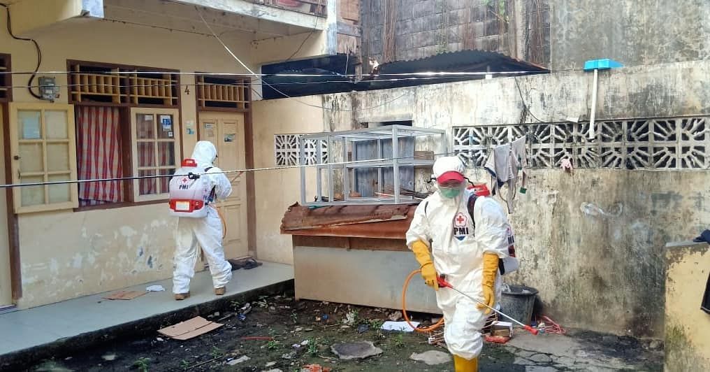 Antisipasi Covid-19, Pemkab Purwakarta Lakukan Penyemprotan Kantor Pelayanan Publik