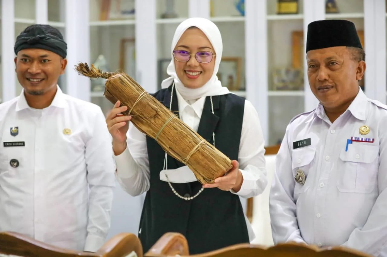 Si Manis dari Parungbanteng