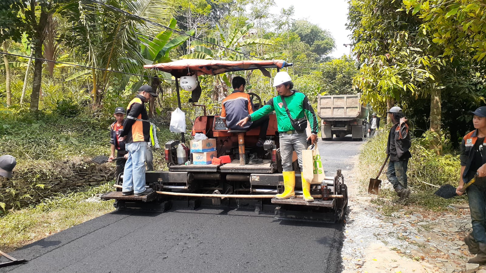 Genjot Program Mantap Jalan, Pemkab Purwakarta Libatkan Karya Bhakti TNI