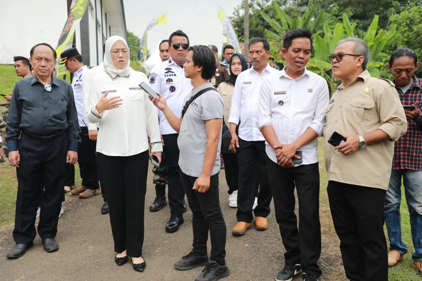 KEBOCORAN PIPA PDAM AKIBAT TANAH TIMBUNAN PIPA TERKIKIS