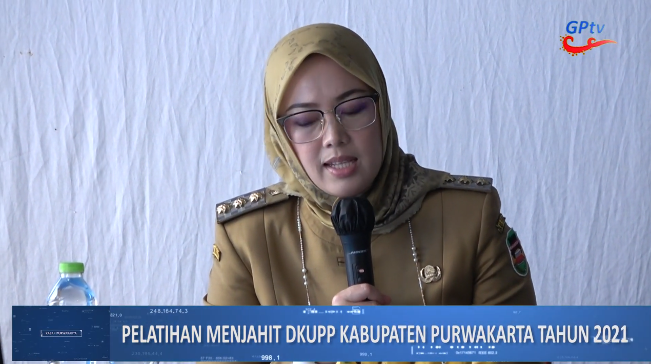 MENCETAK WIRAUSAHAWAN BARU, PEMKAB PURWAKARTA BERIKAN BANTUAN 14 MESIN JAIT DAN 1 MESIN OBRAS