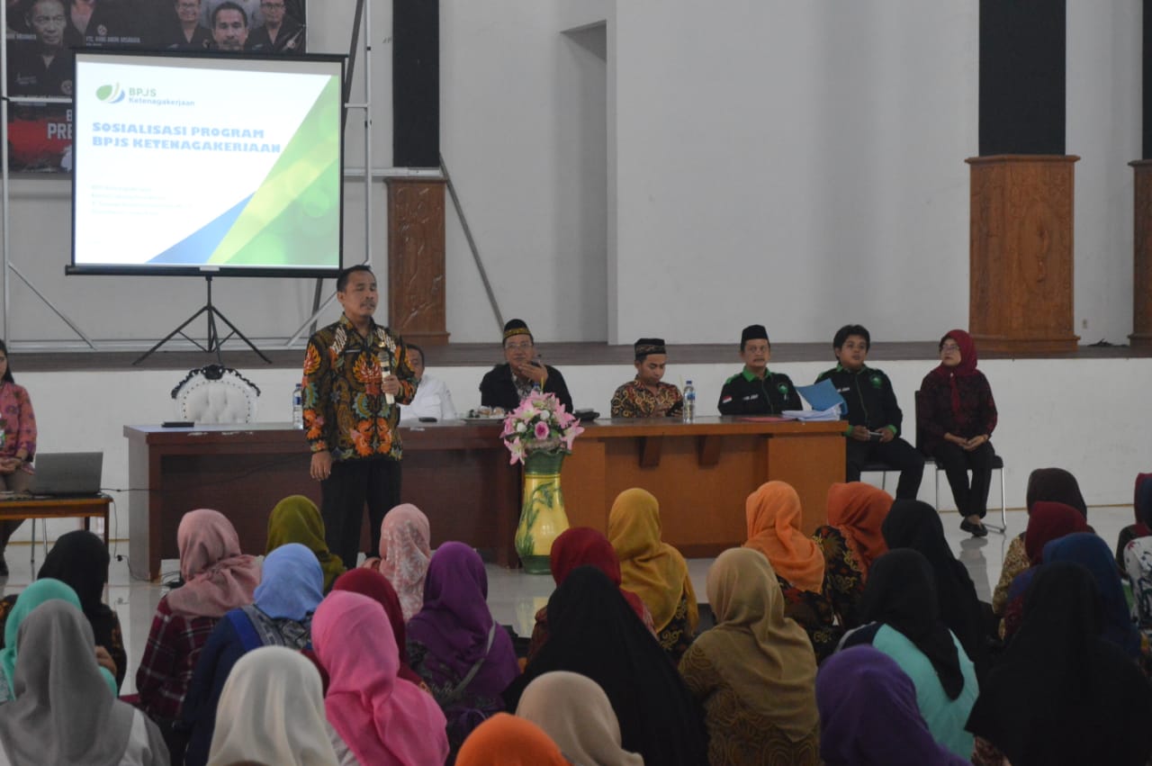 Disdik Purwakarta Daftarkan BPJS-TK Ribuan Guru Honorer