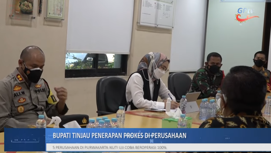BUPATI PURWAKARTA AMBU ANNE RATNA MUSTIKA TINJAU PENERAPAN PROKES DI PERUSAHAAN
