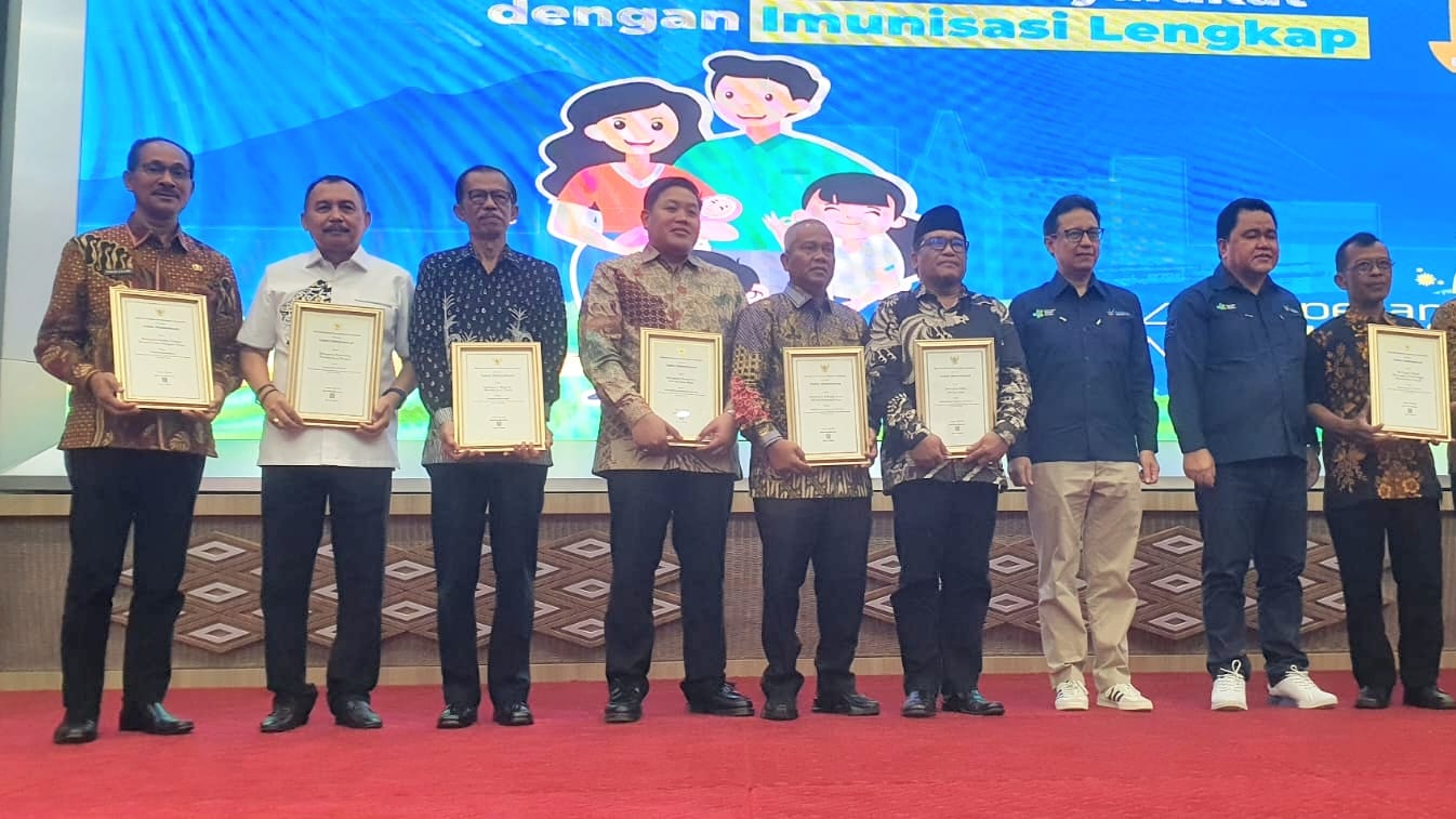 Jumlah Balita Penerima Imunisasi Polio Melampaui Target,Purwakarta Raih Penghargaan Nasional