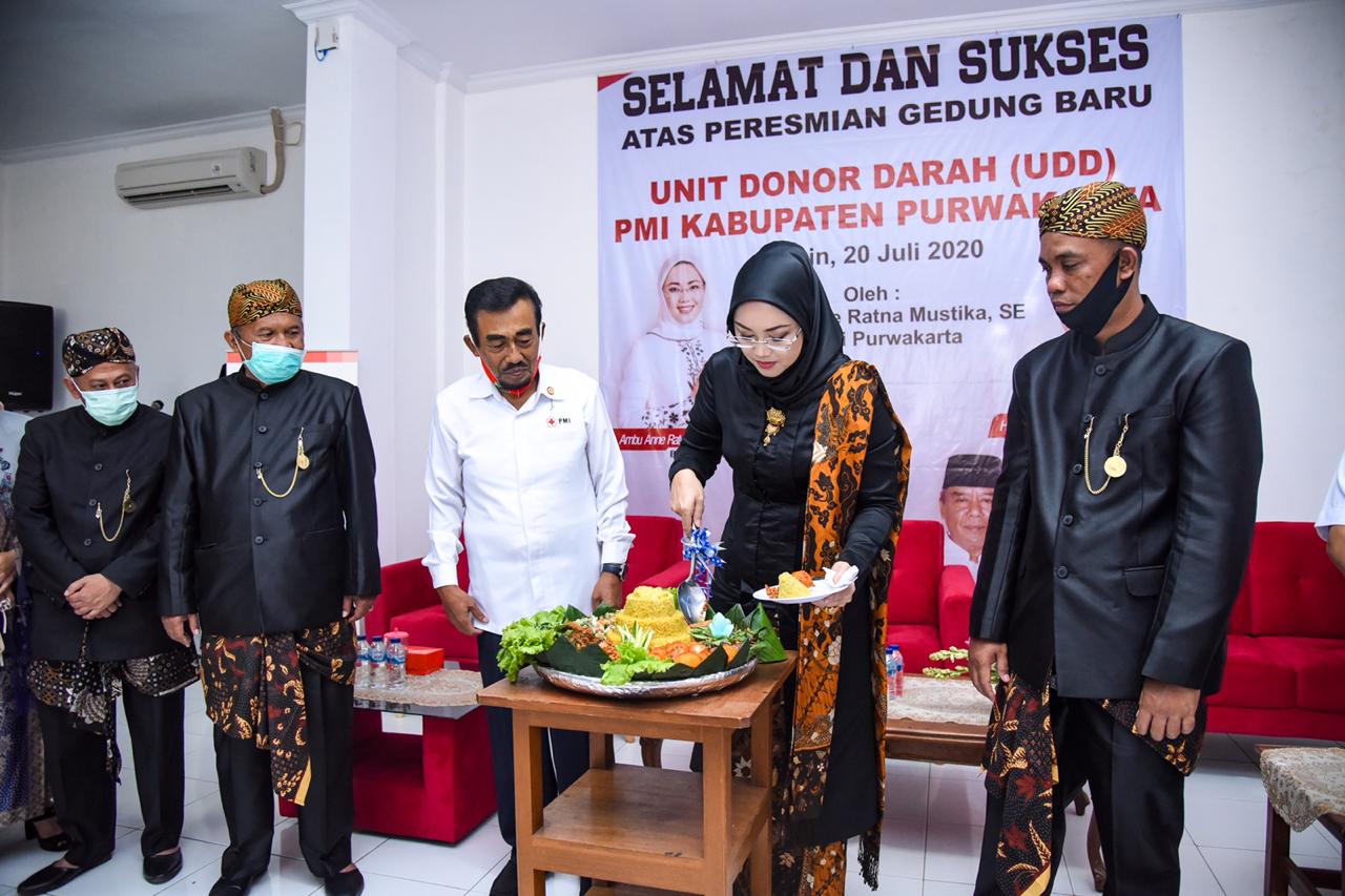 Ambu Anne Resmikan Gedung Unit Donor Darah PMI Purwakarta