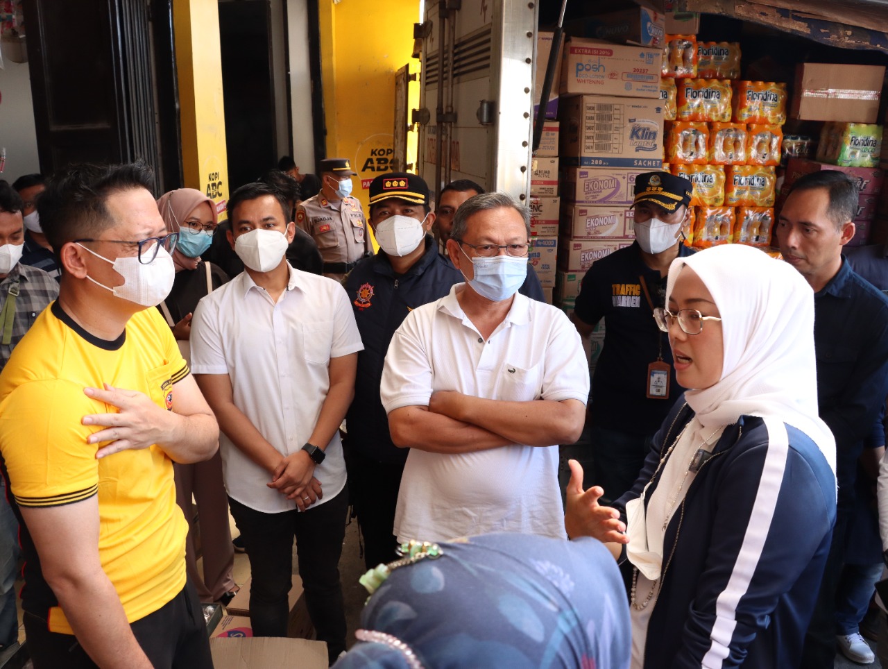 Blusukan di Pasar Rebo, Ambu Anne Sidak Harga Migor