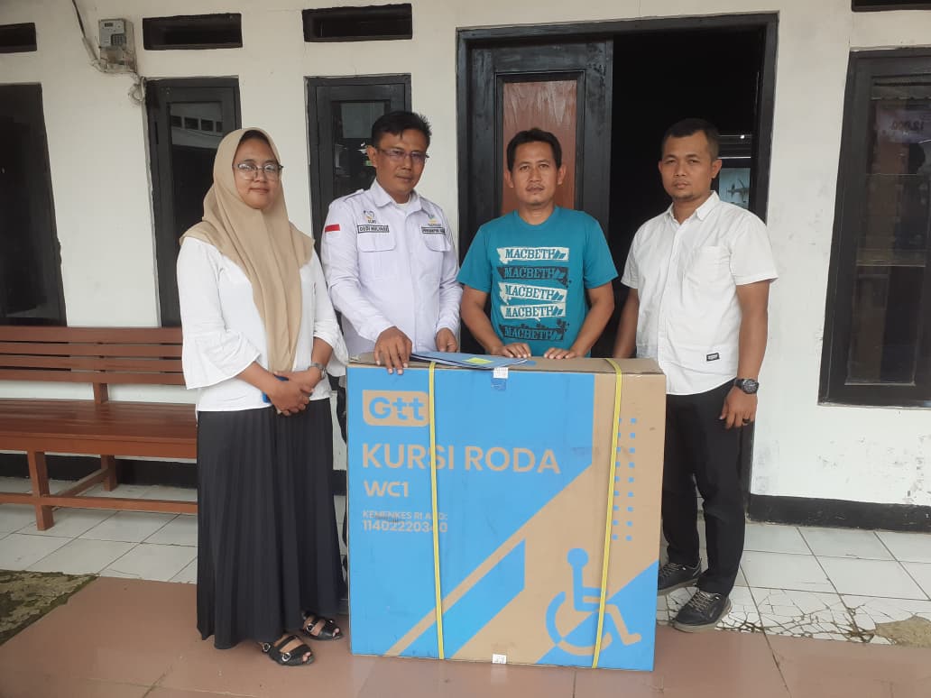 HDI 2025, Dinsos P3A Purwakarta Salurkan Bantuan Alat Bantu