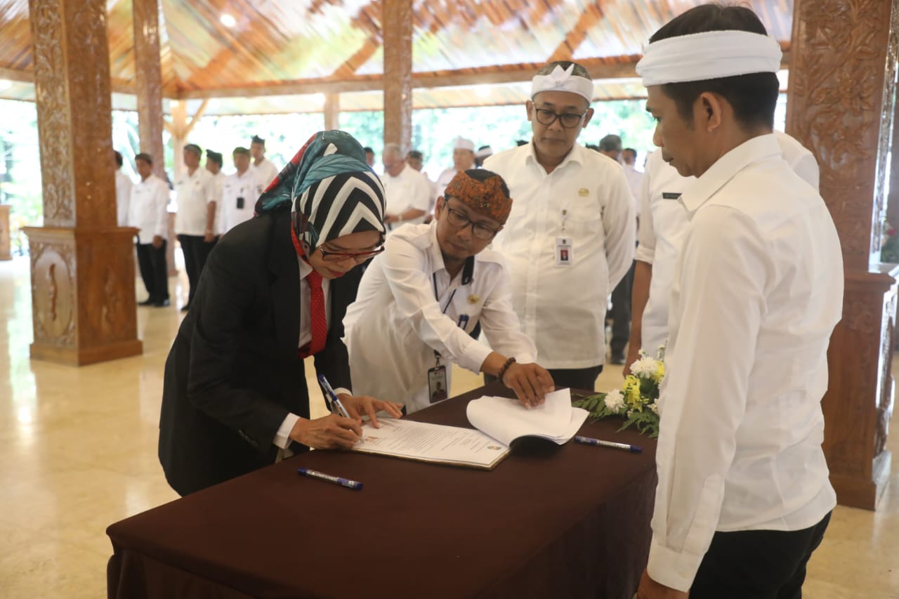 Om Zein Lantik Nina Herlina Jadi Penjabat Sekda Purwakarta