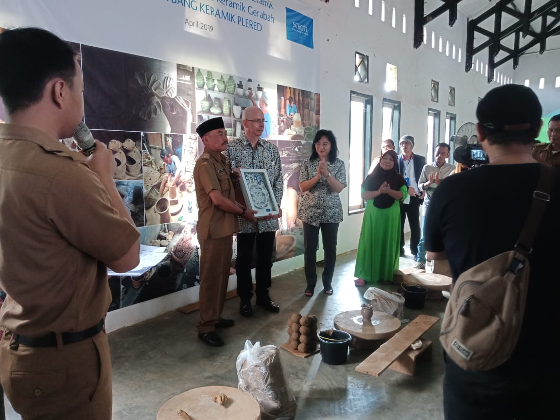 Tingkatkan Produktifitas, Kemenperin RI Latih Puluhan Pengrajin Keramik Plered